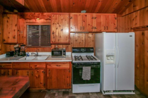Moonlight Lodge - Close to Bear Mountain, Fireplace, Deck, Barbecue